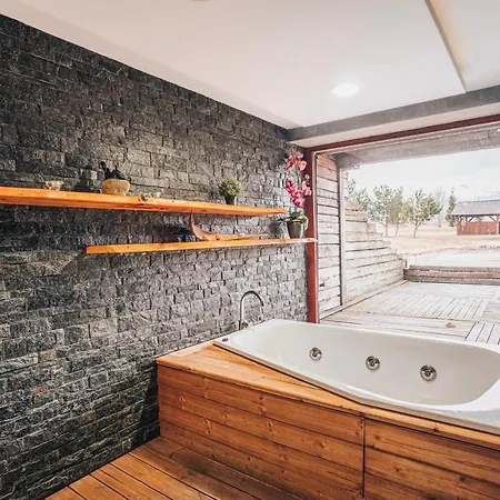 Nelka - Vel'ka Lomnica