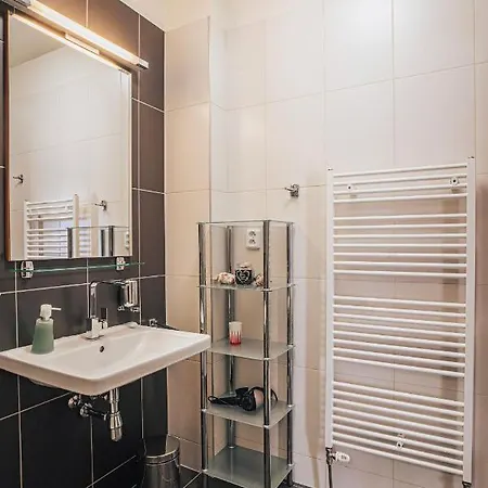 Nelka - Velka Lomnica