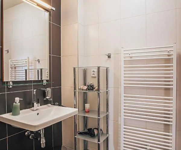 Nelka - Vel'ka Lomnica